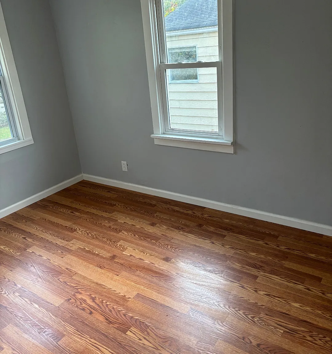 3 bed, 1100 sqft, $1,599 — Photo 3