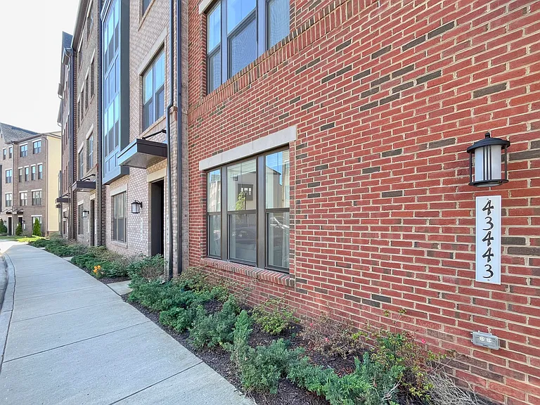 43443 Stonewood Crossing Ter — Photo 2
