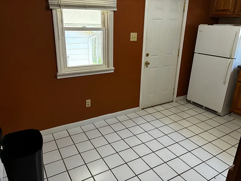 517 Marsh Ave — Photo 7