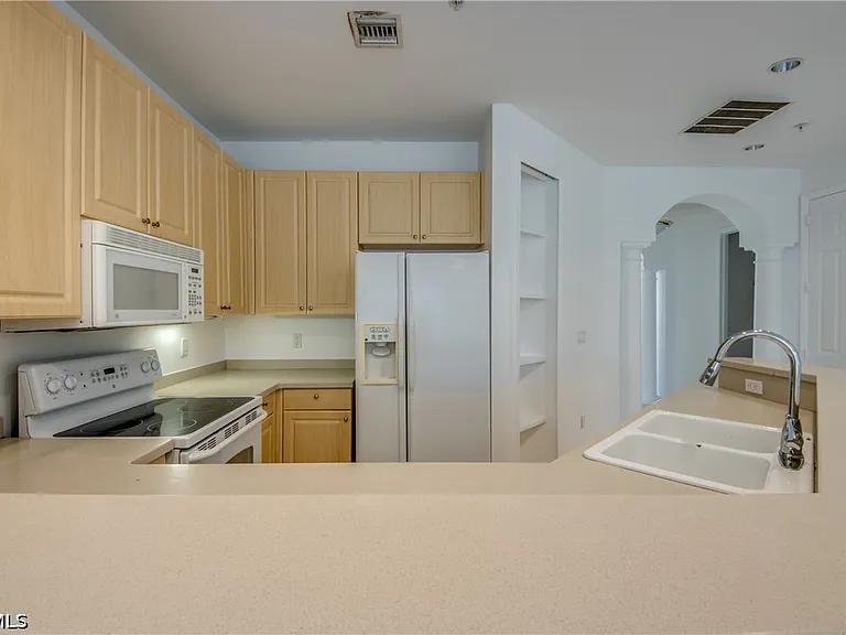 15250 Riverbend Blvd #204 — Photo 9