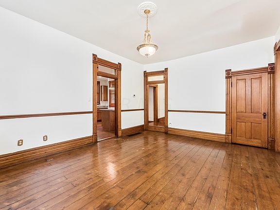 3rd image of 1185 Michigan Ave