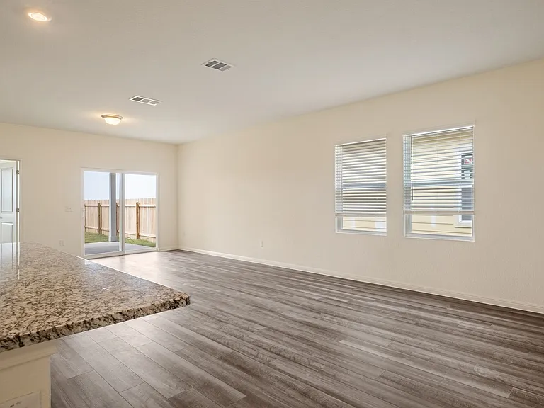 391 Wren Ln — Photo 11