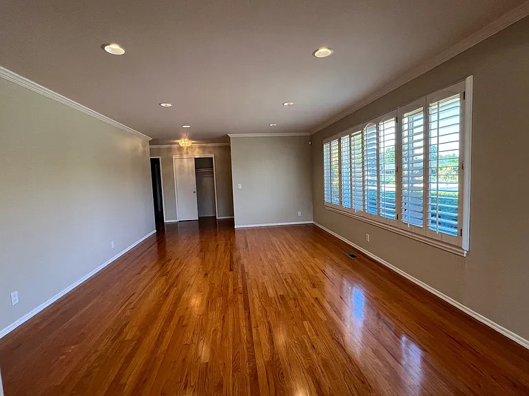 1159 Runnymede Dr — Photo 23