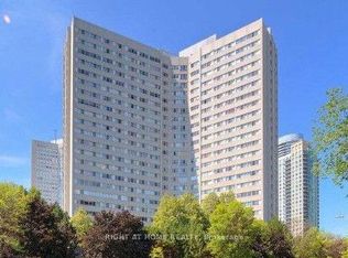 3700 Kaneff Cres #809, Mississauga, ON L5A4B8