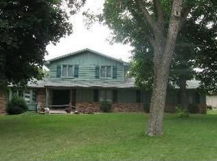 10333 Wildwood Cir, Bloomington, MN 55437