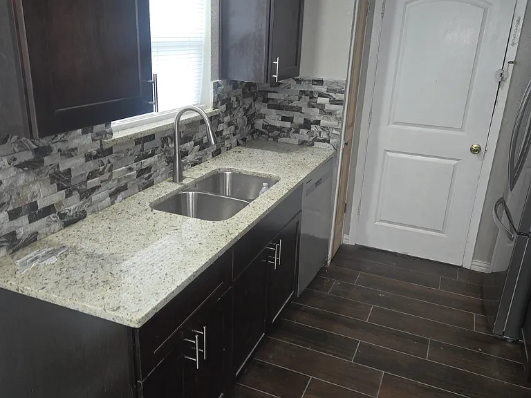 119 Bristol Dr — Photo 15