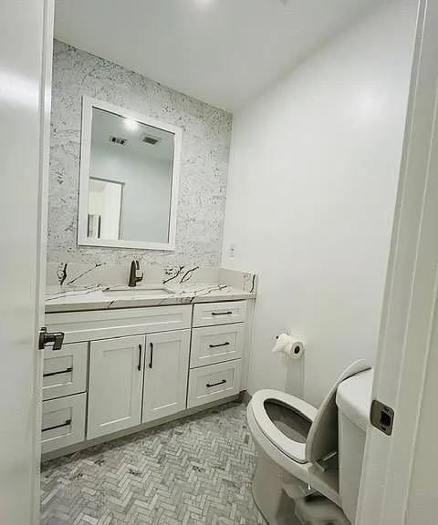 482 S Hamel Rd — Photo 17