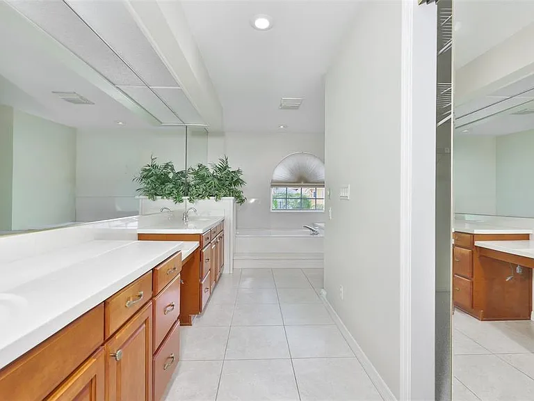 929 Symphony Isles Blvd — Photo 31