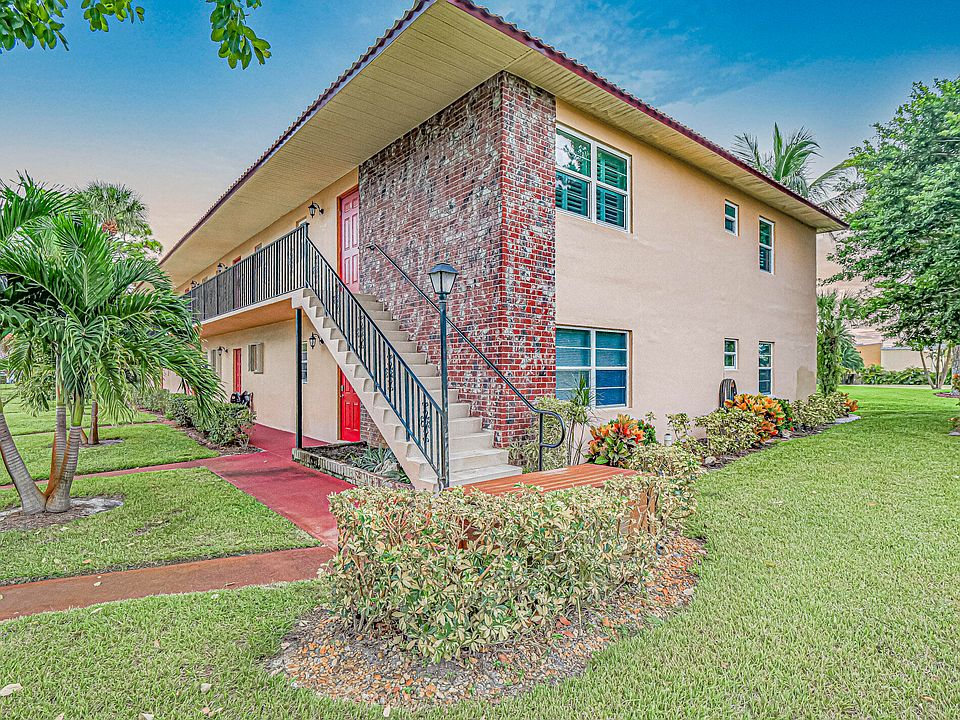 1st image of 1975 SW Palm City Road #39 J