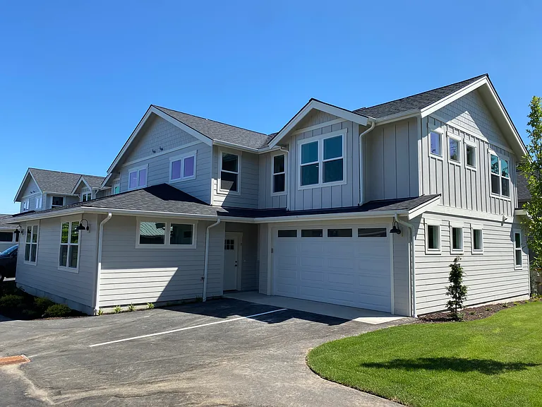 2058 Aaron Dr — Photo 9