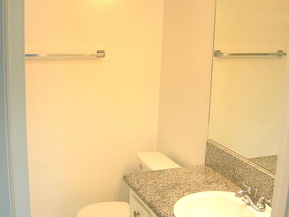 5th image of 1427 N Poinsettia Pl #341