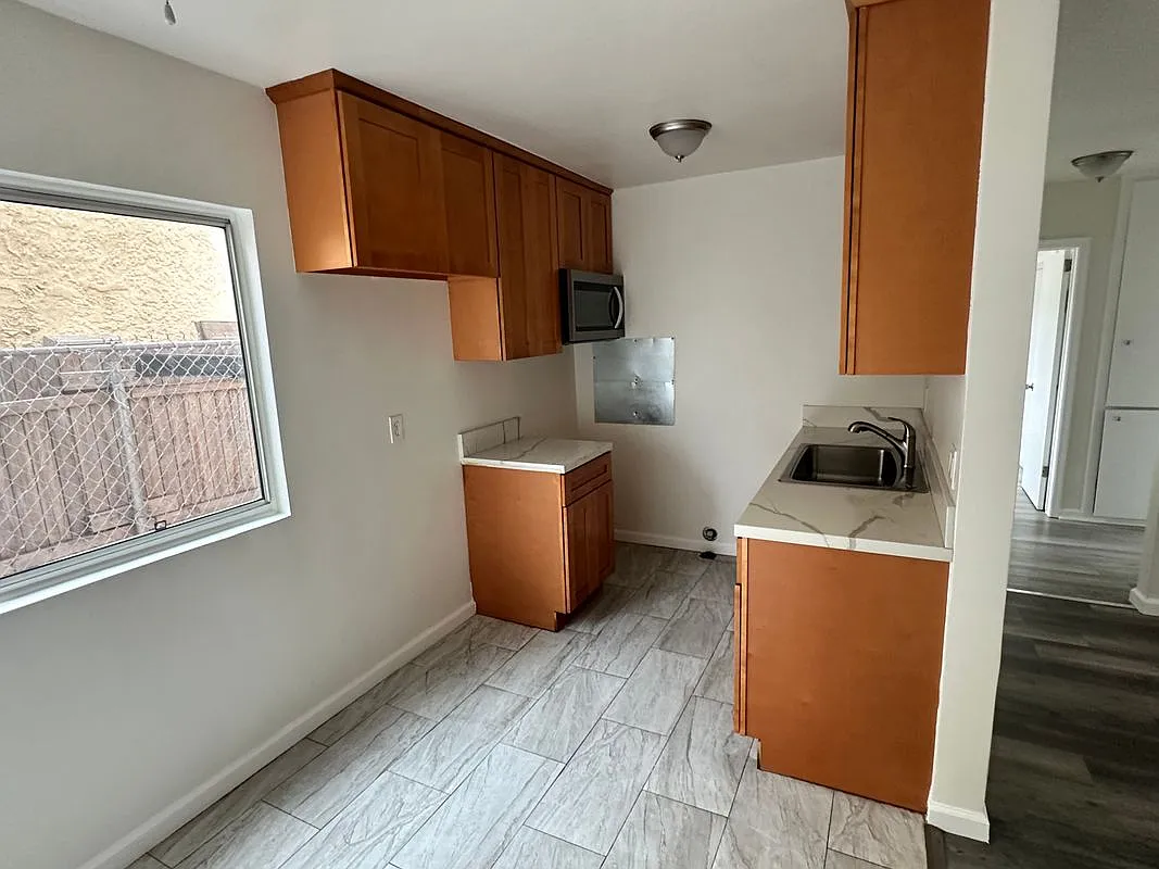 2 bed, 1.0 bath, 700 sqft, $2,595 — Photo 3
