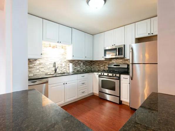 4003 Foss Rd APT 103, Saint Anthony, MN 55421