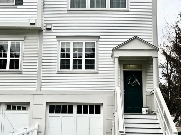2680 Hartford Avenue #3, Hartford, VT 05001