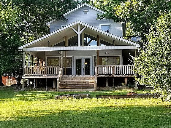 4th image of 48 Lakeshore Dr