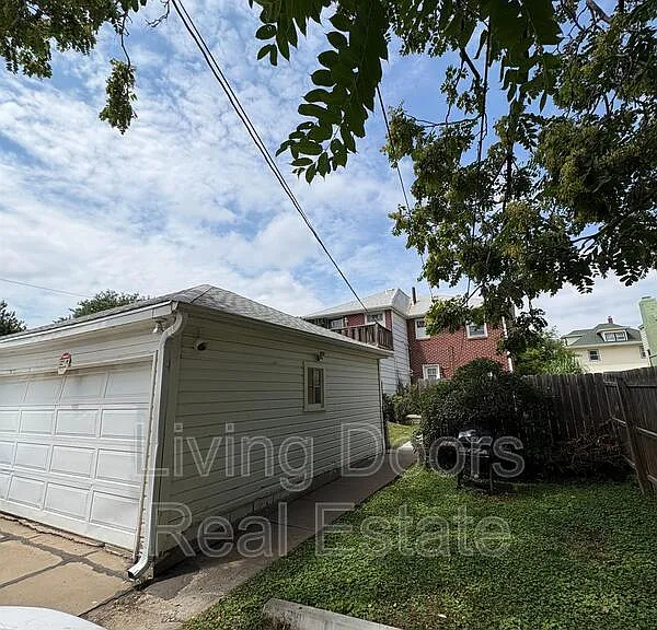 2303 South St — Photo 21