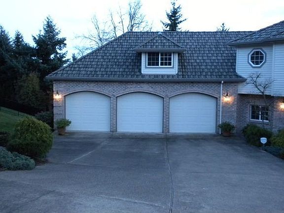 3 Car Garage 