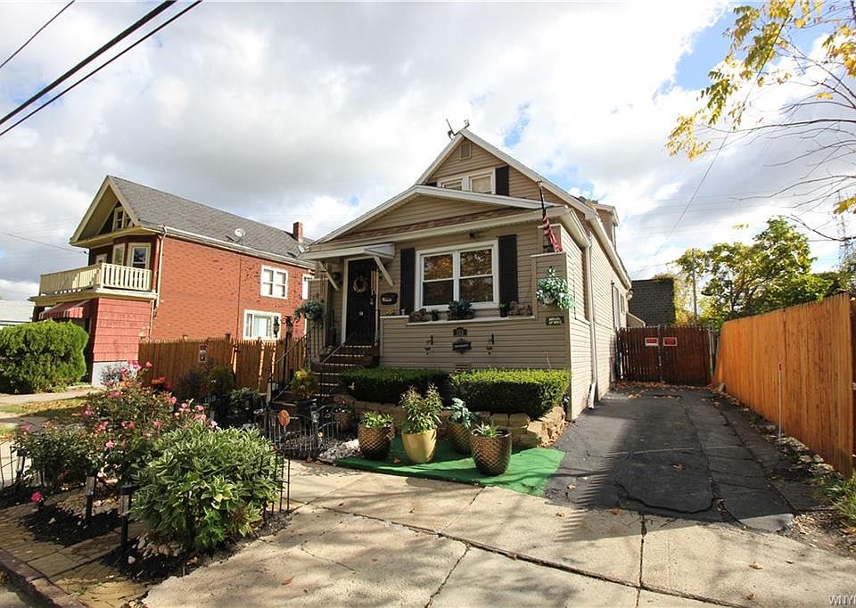 1st image of 133 Wende St