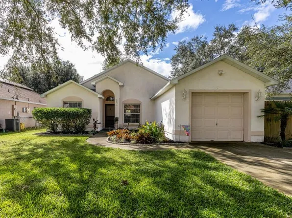 2671 Winchester Cir, Eustis, FL 32726