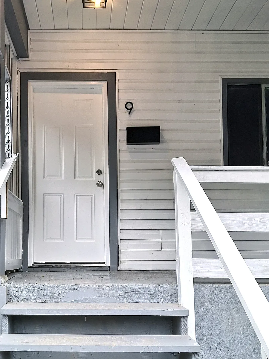 Entry door - 9 Susquehanna St
