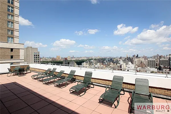 Sold by Warburg | media 20