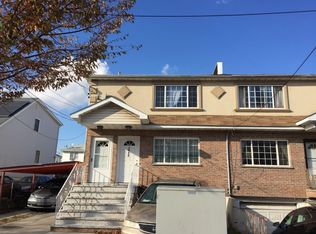 2926 Oceancrest Blvd, Far Rockaway, NY