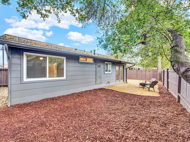 6610 Oak Leaf Ct — Photo 12
