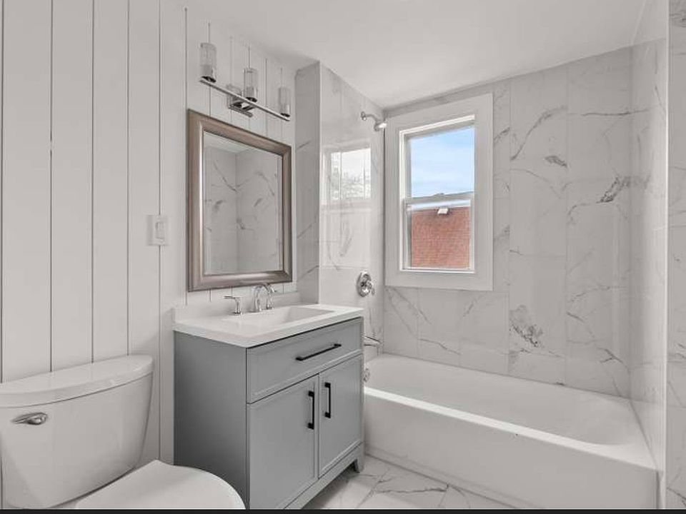 1st image of 13346 S Carondolet Ave Floor 2