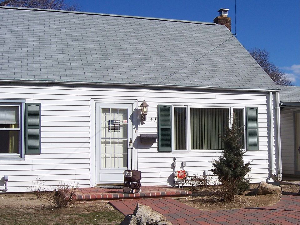 1st image of 43 Park Cir S