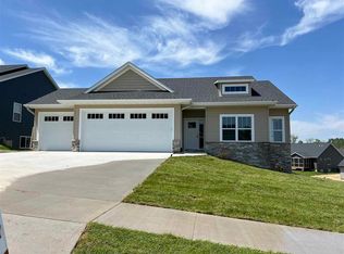 805 Yorkshire St, North Liberty, IA