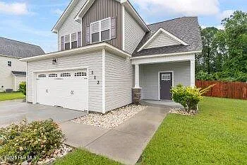 4 bed, 2.5 bath, $1,850 — Photo 3
