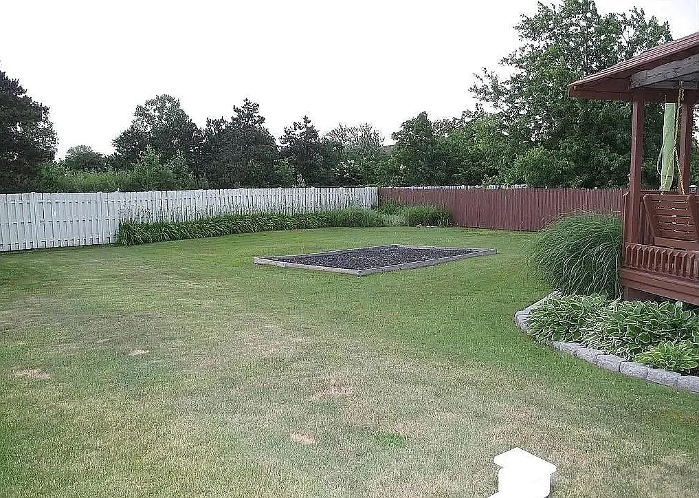 3 bed, 2592 sqft, $1,900 — Photo 3