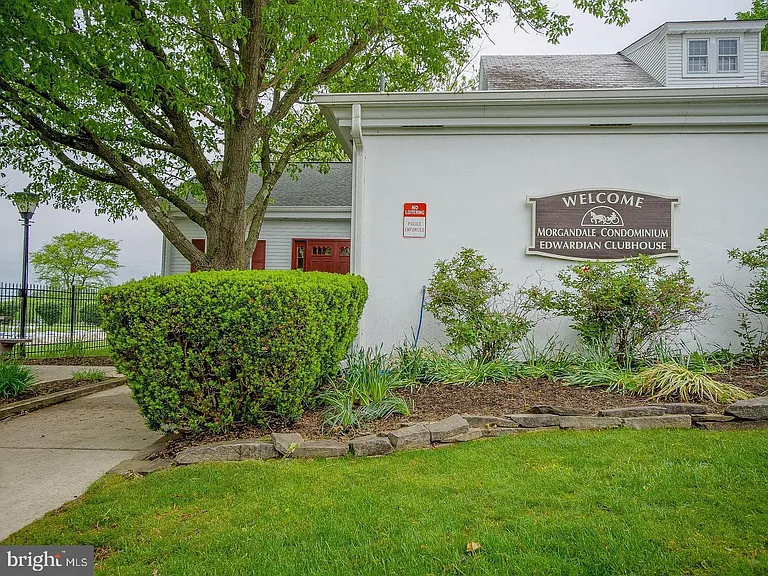 1001 Winfield Ct — Photo 49