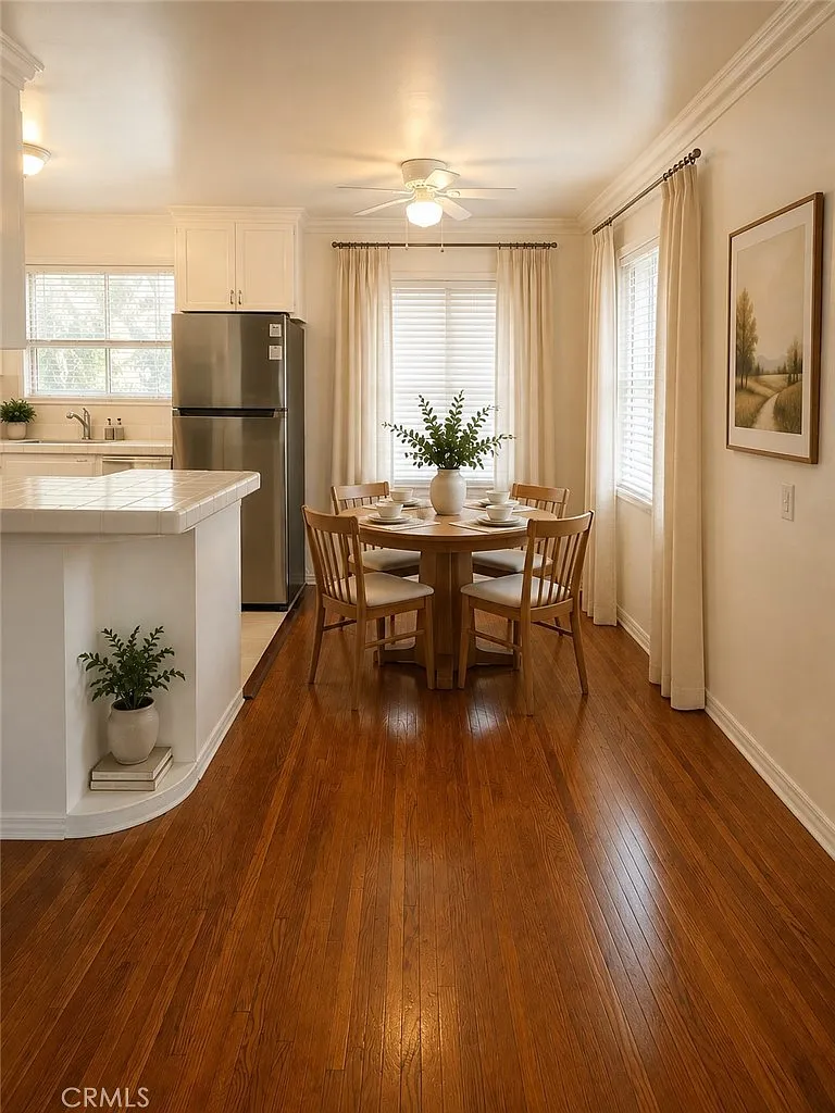2 bed, 900 sqft, $2,950 — Photo 2