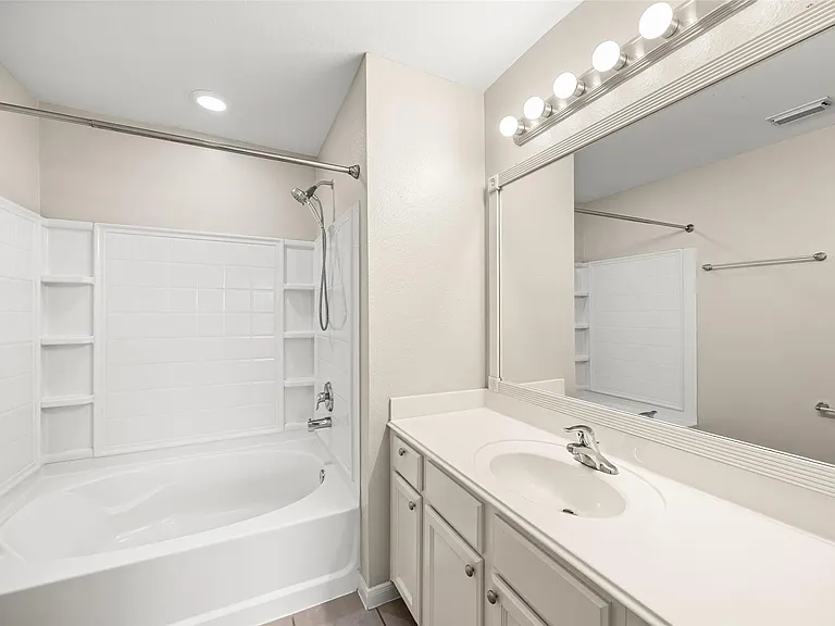 1651 Grable Cove Ln — Photo 17