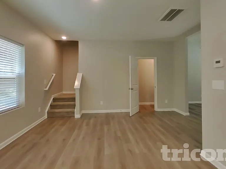 166 Oak Creek Rd — Photo 4
