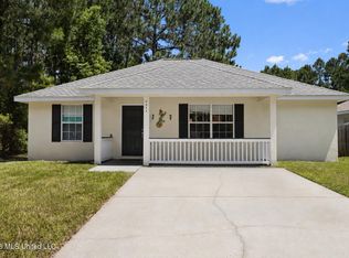 6032 E Oktibbeha St, Bay Saint Louis, MS 39520