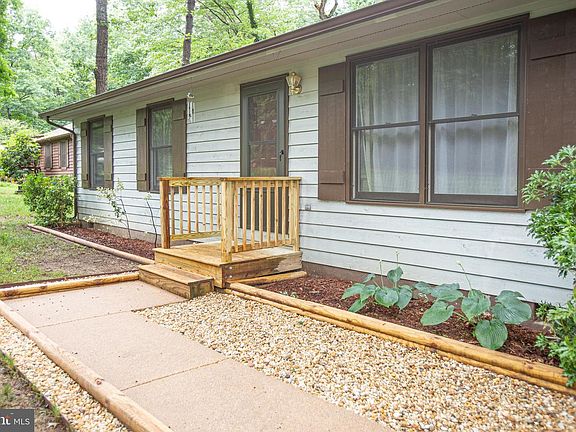3rd image of 12812 Garrison Ln