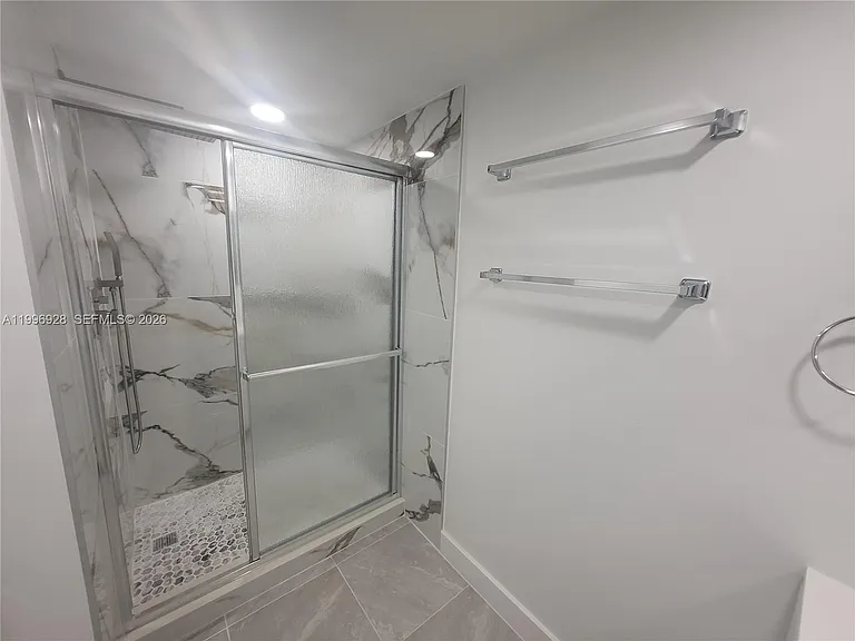1275 W 35th St #29B — Photo 25