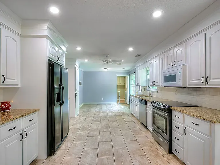 2704 Powhatan Dr — Photo 25