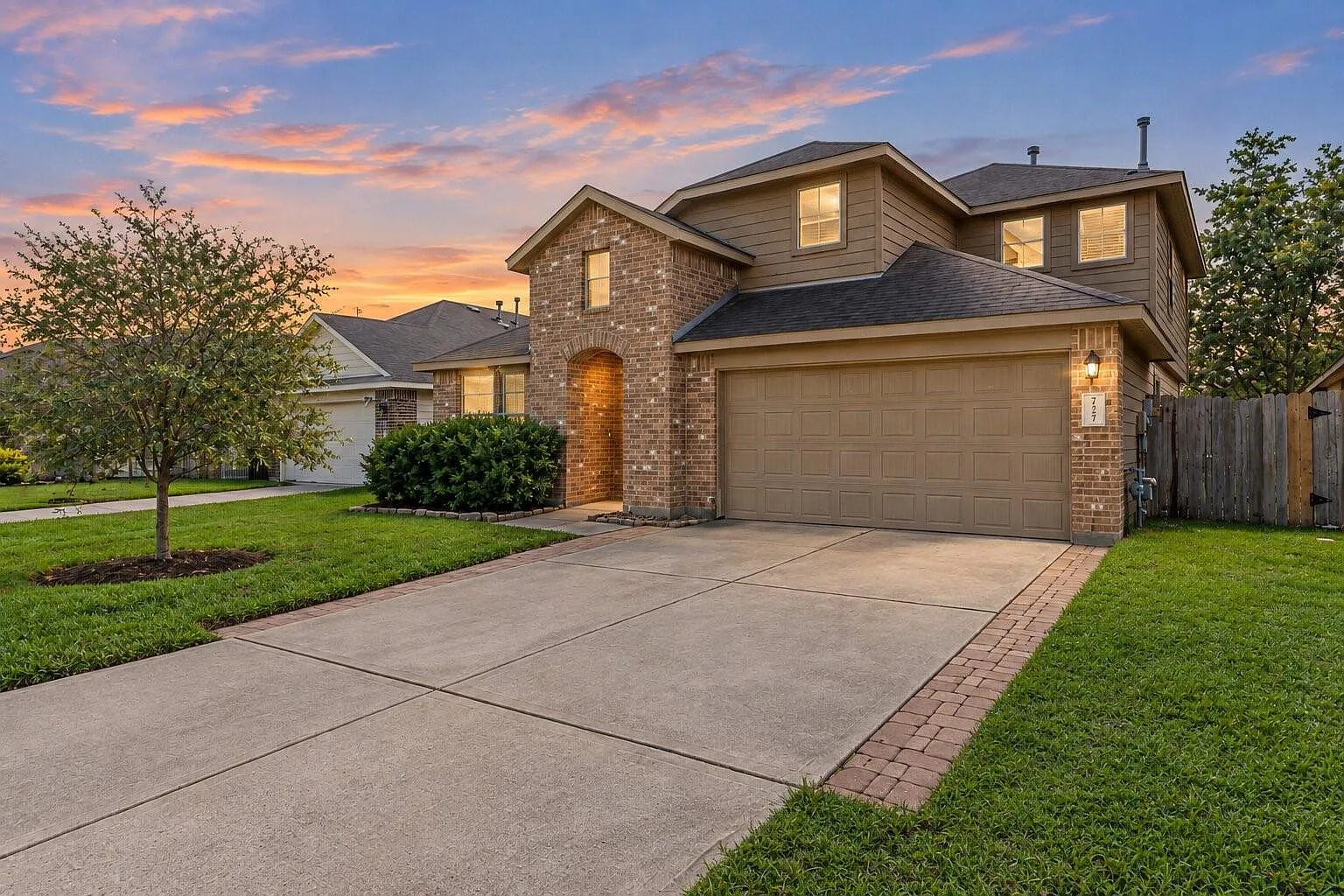 4 bed, 2.5 bath, 2216 sqft, $1,995 — Photo 3