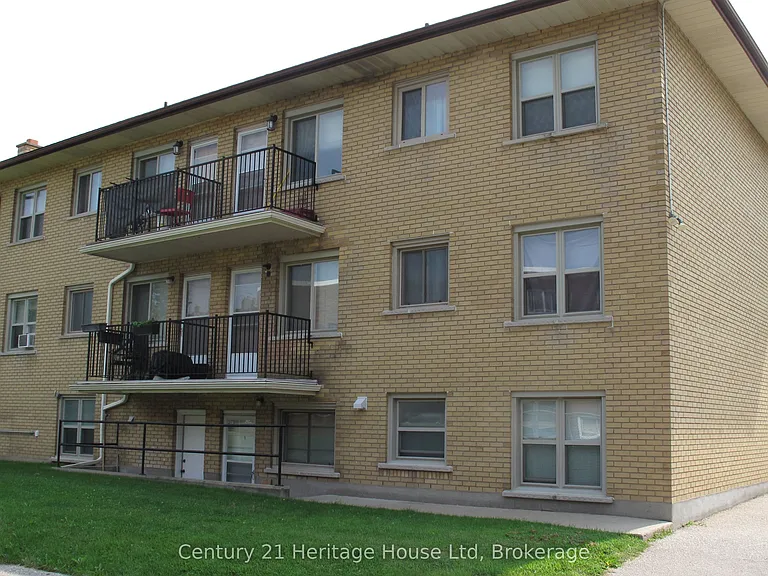 126 Waverley Dr #6 — Photo 6
