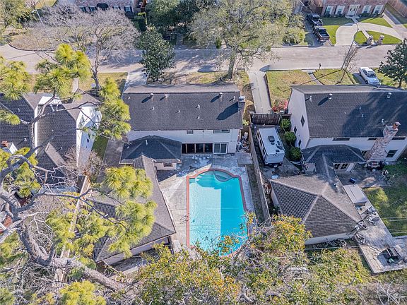 3rd image of 4906 Droddy St