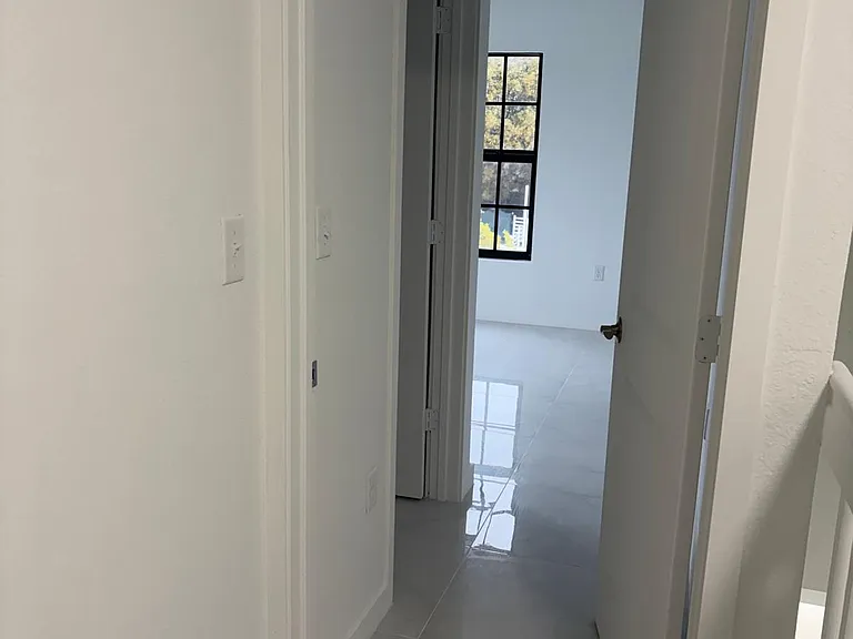 1459 NW 2nd Ave — Photo 5