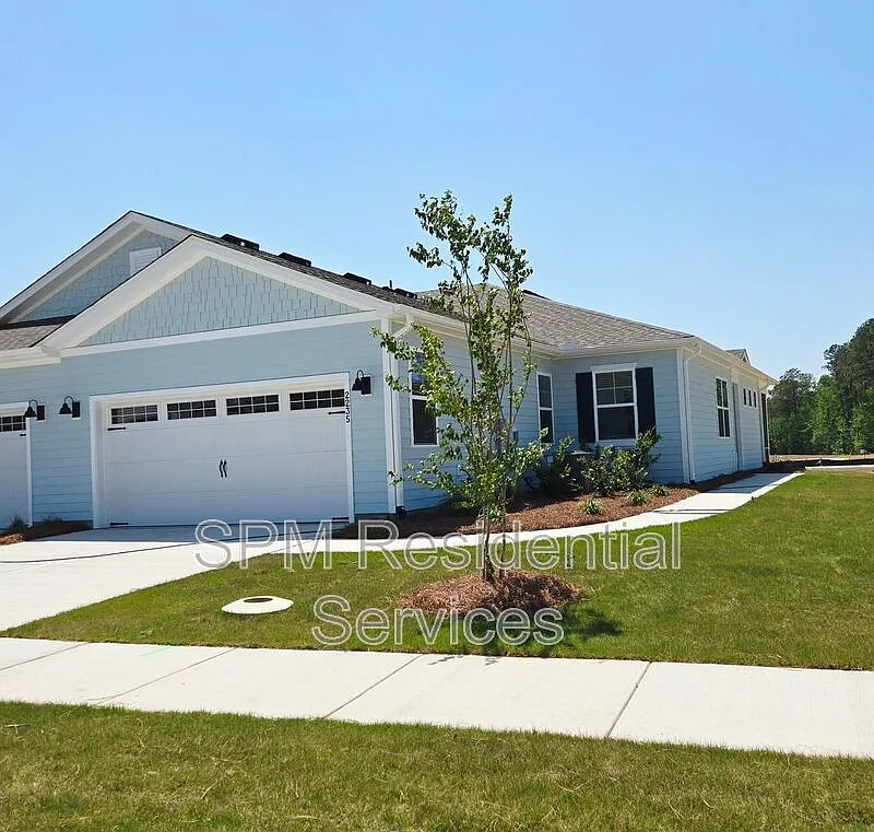 Building Photo - 2235 Sweetspire St