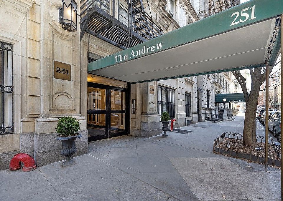 1st image of 251 W 98th St Floor Penthouse