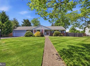 14 Mansfield Rd, Ewing, NJ 08628