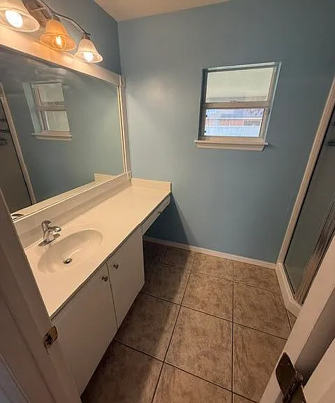 443 SW Sadwick Ave — Photo 4
