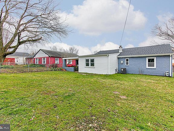 2nd image of 403 Anderson Dr