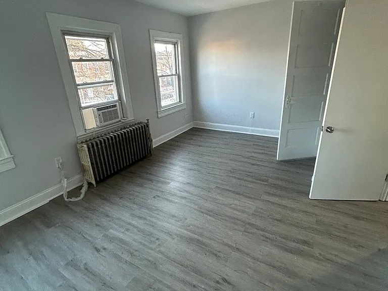 2326 Aiken St — Photo 11